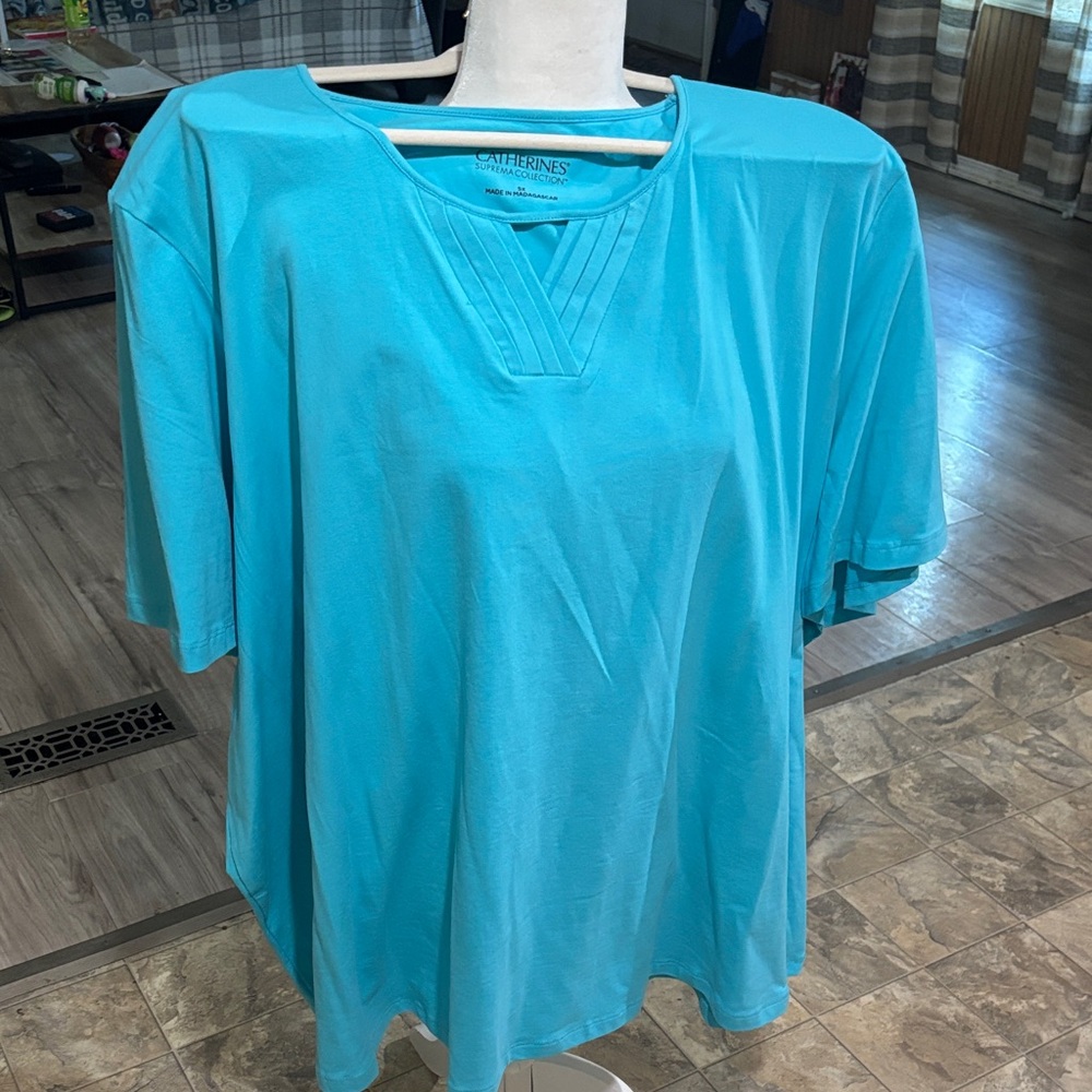 Catherines Vibrant Turquoise Short Sleeve Top new never wore